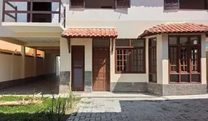 Casa com 06 Quartos à venda em Itaipu - Niterói/RJ!