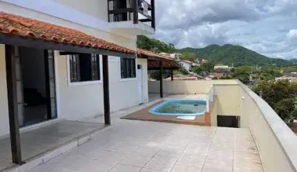 Casa com 03 Quartos à Venda em Piratininga - Niterói/RJ