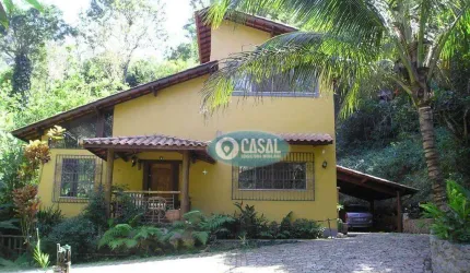 Casa com 04 Quartos com 2000 m² de Terreno em Ótima Localização de Itaipu.