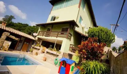 Casa com 05 Quartos à Venda em Pendotiba - Niterói/RJ.