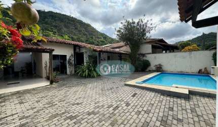 Casa Linear em Piratininga com 04 Quartos, Piscina e Quintalzão, Pertinho do Túnel (Charitas x Cafubá)!