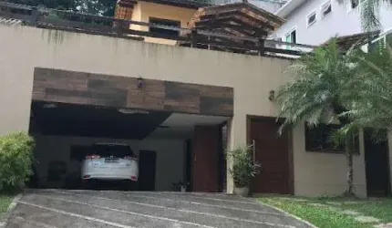 Casa em Condomínio com 02 Quartos à Venda em Itaipu!!