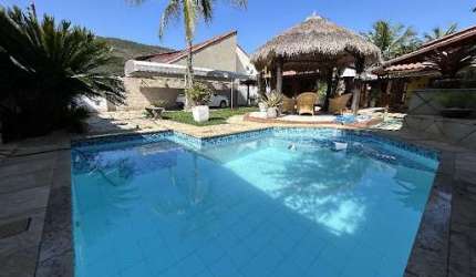 Casa Linear com 03 Quartos à venda, 179 m², em Itaipu - Niterói/RJ.