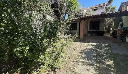 Casa com 02 Quartos à Venda em Itaipu.