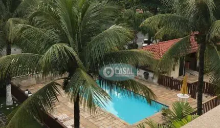 Casa com 03 Quartos à Venda em Camboinhas.