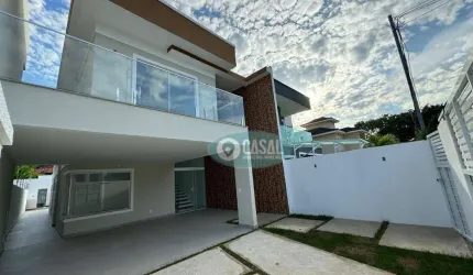 Casa em Itaipu Pertinho de Itacoatiara com 04 Quartos, Piscina, Sauna e Churrasqueira.