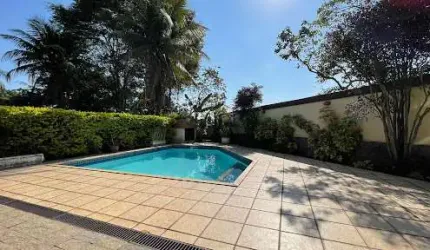 Casa em Pendotiba com 03 Quartos sendo 03 Suítes, Piscina, Churrasqueira e Sauna.