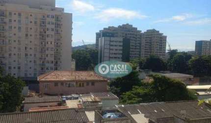 Apartamento com 03 Quartos com Varanda e Vaga de Garagem no Centro - Niterói/RJ.