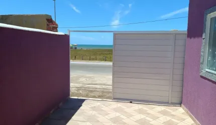 Casa pé na areia, excelente oportunidade de investimento na praia de Unamar - Cabo Frio.