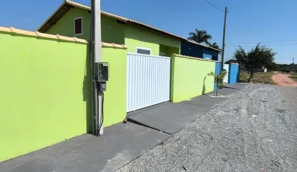 Linda casa dentro de loteamento com portaria 24h disponível  para venda em Unamar - Cabo Frio.