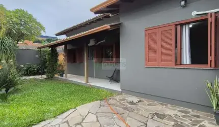 Casa plana de três dormitórios em Novo Hamburgo bairro São Jorge