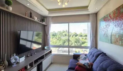 Apartamento de três dormitórios completamente mobiliado