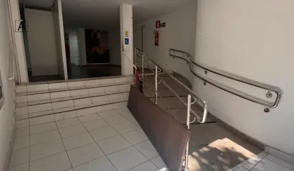 Loja comercial com Vaga de Garagem e Escritorio