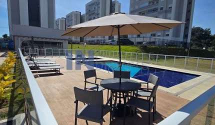 Lindo apartamento no Condomínio Cenário, 2 dormitórios sendo uma suíte, 1 vaga de garagem descoberta, armários planejados,  área  laser  com piscina .