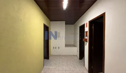 Casa à venda em Jundiaí-SP, Anhangabaú: 2 quartos, 2 salas, 1 banheiro, 1 vaga, 145m². Imperdível oportunidade!
