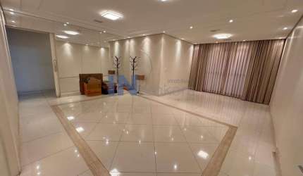 Lindo apartamento centro Jundiaí/SP, 165m2, 3 dormitórios sendo uma suíte, 2 vagas de garagem cobertas, 4 banheiros, ótima localização,salão de festas