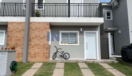 Linda casa condomínio Kaza, 104m2, 3 dormitórios sendo uma suíte, 2 garagens, 3 banheiros, área de lazer completa, excelente localização,  área verde