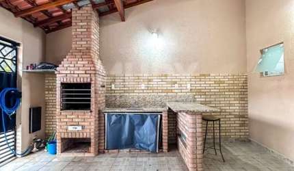 Casa à venda no bairro Jardim Monte Verde, 173m2 terreno, 3 dorms sendo 2 suítes