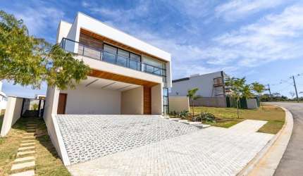 Maravilhosa casa no Alphaville, 3 suítes, piscina,