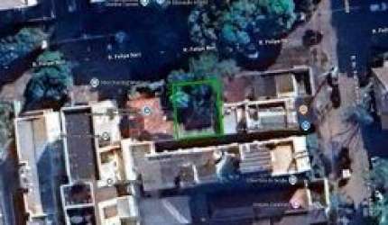 Terreno com 145 metros quadrados no Bairro Auxiliadora