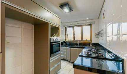 Amplo Apartamento 2 Dormitórios com Suíte e Vaga Dupla no Higienópolis – Rua Tranquila e Aconchegante!