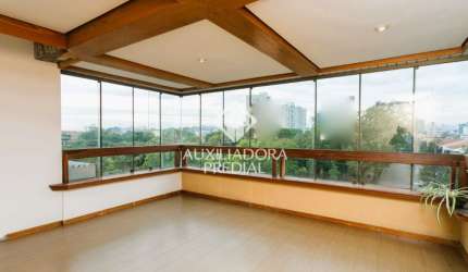 Apartamento com Vista Incrível para a Praça – 2 Dormitórios, Dependência e 2 Vagas, Bairro Lindóia