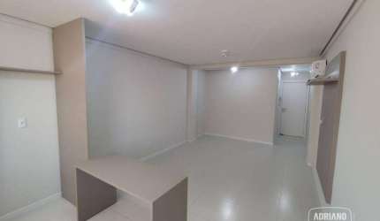 Apartamento com 1 dormitório para alugar, 32 m² por R$ 2.361,96/mês - Estreito - Florianópolis/SC
