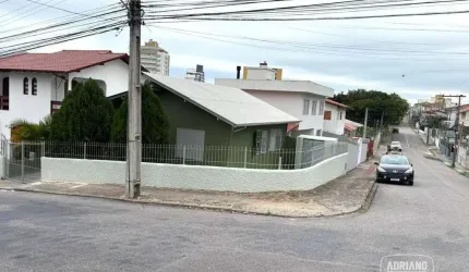 Casa com 3 dormitórios para alugar, 86 m² por R$ 4.025,29/mês - Capoeiras - Florianópolis/SC