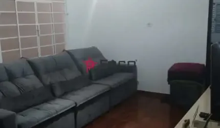Casa em boa localização no Jardim Cerejeiras - 2 Dormitórios - 2 vagas - Próximo Poliesportivo