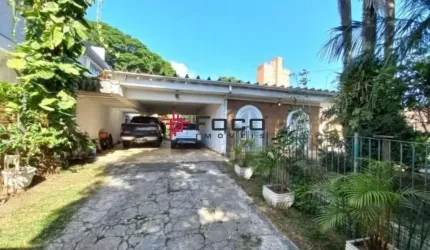 Casa Térrea / Jd. Esplanada / 05 Dormitórios / 380m² / São José dos Campos