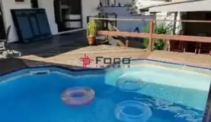 Casa à venda 3 quartos com piscina no Jardim Esplanada