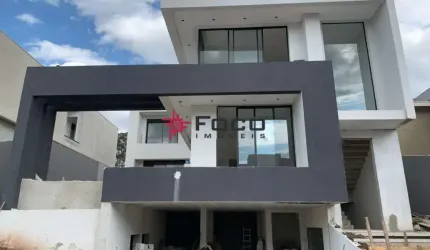 Casa de Alto Padrão com 4 suítes no Condomínio Alphaville - Urbanova