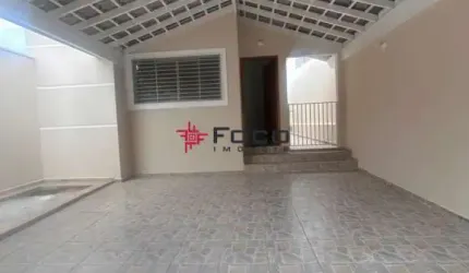 Casa  /  Villa Branca   / 02 Dormitórios / 01 Suíte / 175M²TE / 157M²AC / Jacareí