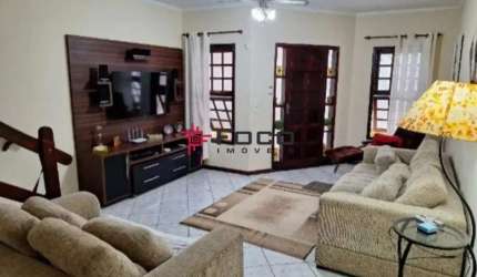 Casa  / Jardim Altos de Santana II  / 03 Dormitórios / 01 Suíte / 187M²TE / 214M²AC / Jacareí