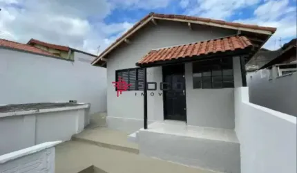 Casa com Edícula/ Jardim Satélite/ 03 Dormitórios/250m²/ São José dos Campos