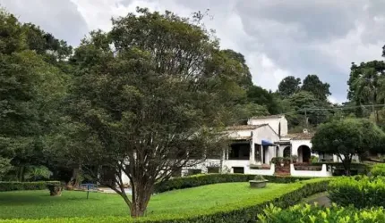 Chác. do Refúgio - Est Zurique AT: 2.700m² - ZUM (Zona Uso Misto)