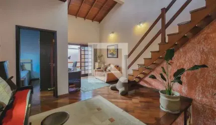 Sobrado para venda com 230 metros quadrados com 3 quartos