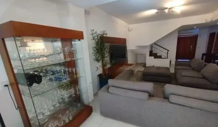 Viva o Sonho: Casa Nova e Moderna em Itapecerica da Serra!