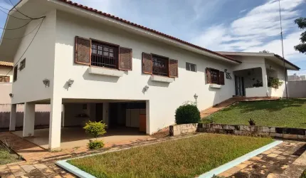 Casa Térrea em terreno de 1000m2