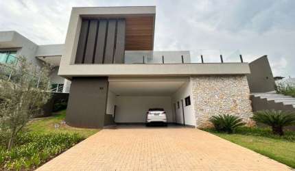 Casa de condomínio para venda com 300 metros quadrados com 4 quartos