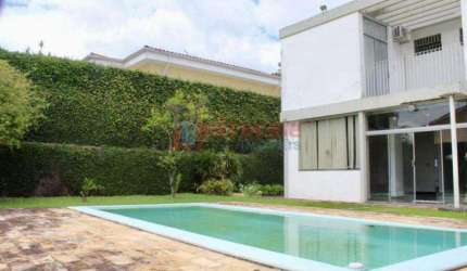 Sobrado com 5 quartos, Centro, Jacareí - R$ 990 mil, Cod: 14526
