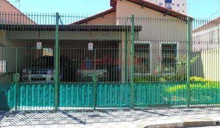 Casa com 3 quartos, Centro, Jacareí - R$ 645 mil, Cod: 2832