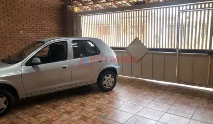 Casa com 3 quartos, Centro, Jacareí - R$ 600 mil, Cod: 13533