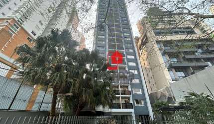 Apto mobiliado 2 quartos e 2 vagas na Av. Silva Jardim!