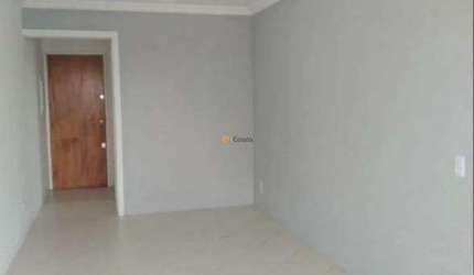 Apartamento 3 dormitórios sendo 1 suíte, 3 banheiros, 1 vaga de garagem.