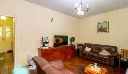Casa totalmente térrea com 04 dormitórios, 02 vagas com 200 m² - Aclimação