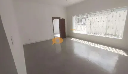 Casa térrea com 03 dormitórios e 06 vagas