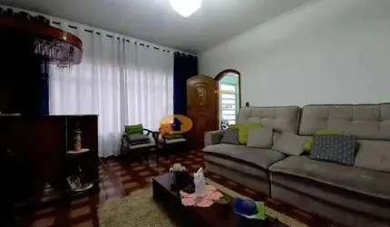 Sobrado a venda com 03 dormitórios e 04 vagas de garagem - Jardim Maria Estela