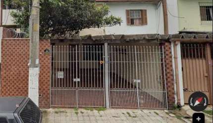 Casa ampla e bem localizada com 4 dormitórios e 2 vagas – conforto e praticidade na Zona Sul