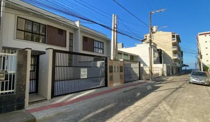 CASA GEMINADA 03 DORMITÓRIOS À VENDA, R$ 980.000,00 BAIRRO GRAVATÁ EM NAVEGANTES